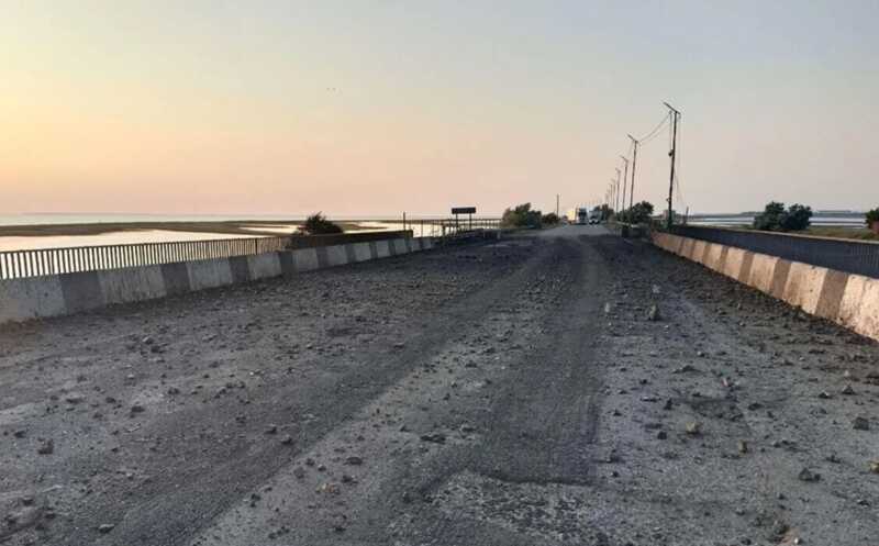 Движение по Чонгарскому мосту приостановлено после нового удара Вооружённых сил Украины