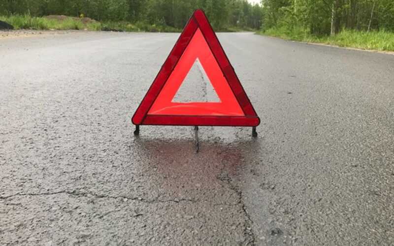 В Екатеринбурге автобус столкнулся с храмом и задел пешеходов